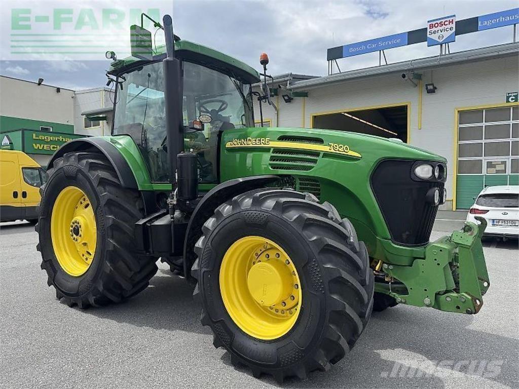 John Deere 7920 Traktoriai