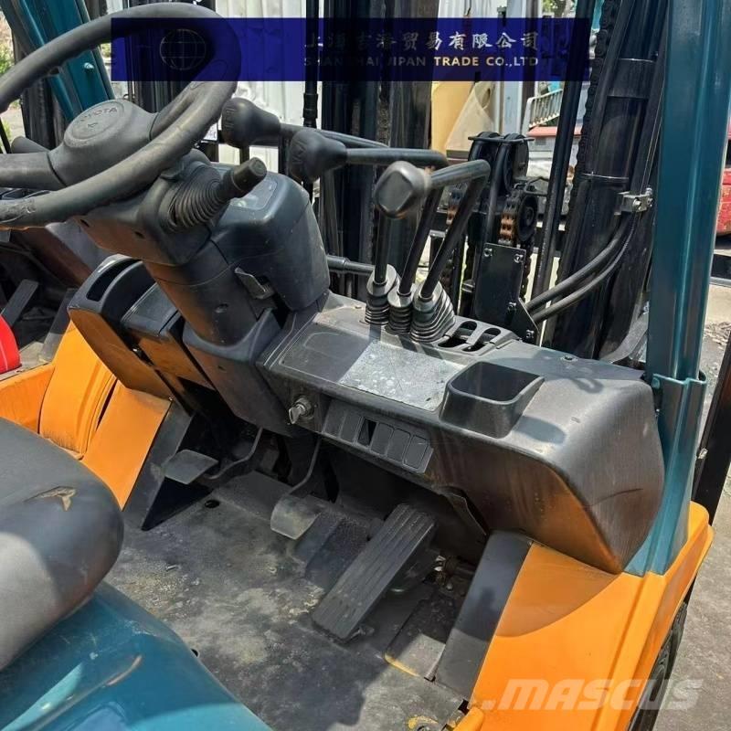 Toyota 7 FGU 25 Dyzeliniai krautuvai