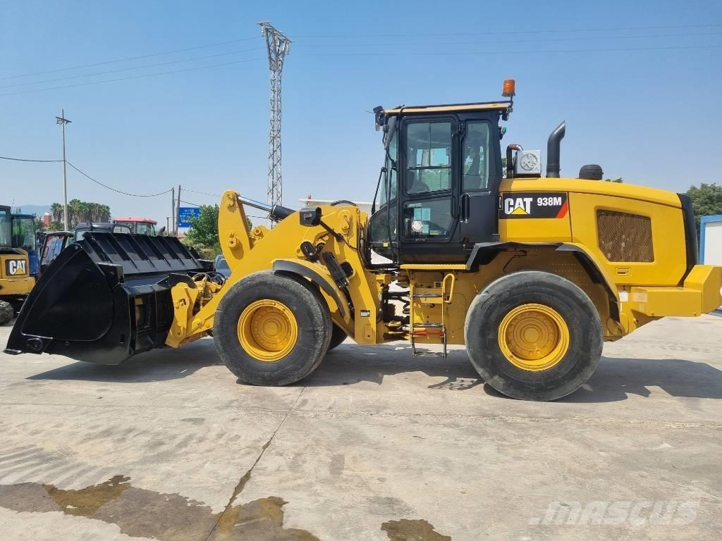 CAT 938 M Naudoti ratiniai krautuvai