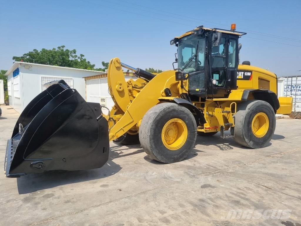 CAT 938 M Naudoti ratiniai krautuvai