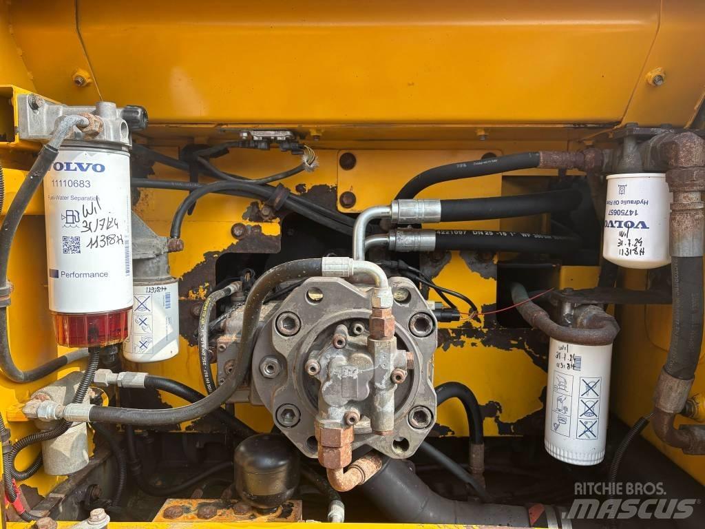 Volvo EC 220 DL Vikšriniai ekskavatoriai