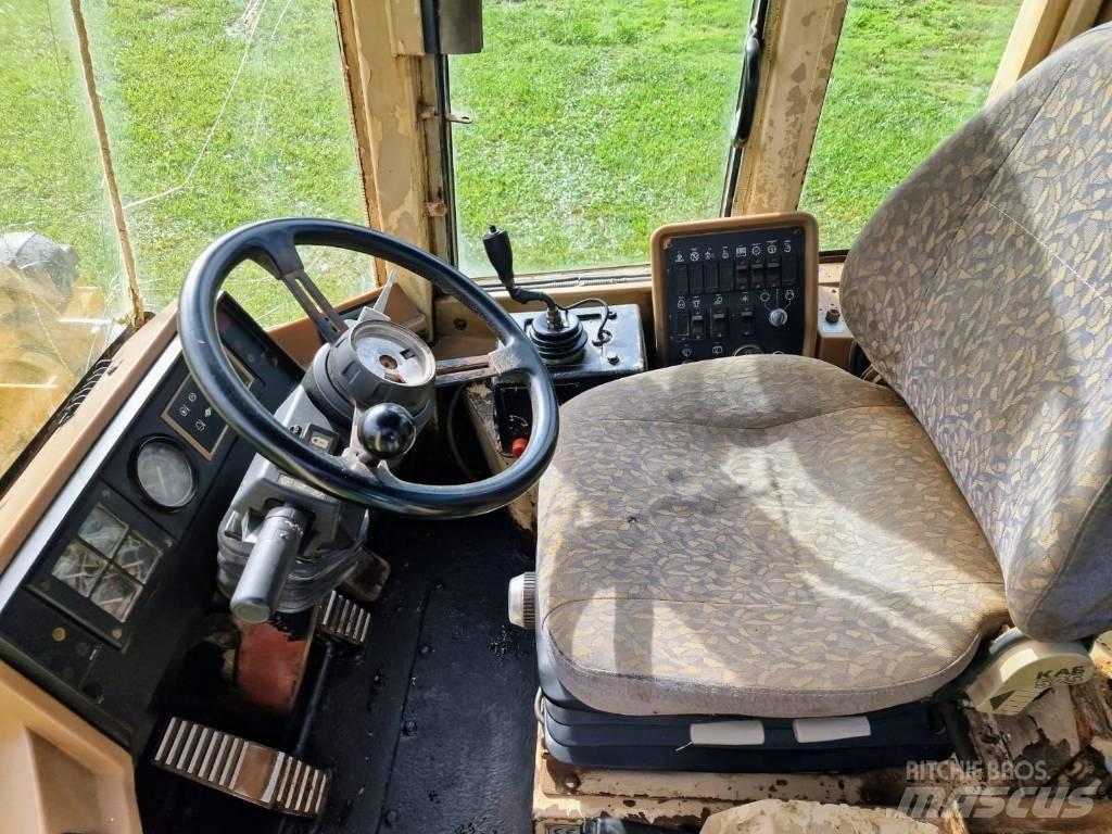 CAT 924F Naudoti ratiniai krautuvai