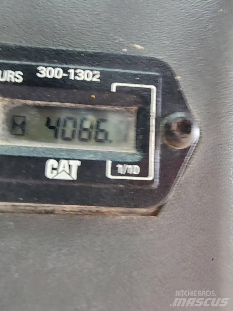 CAT 259 B Krautuvai su šoniniu pasukimu