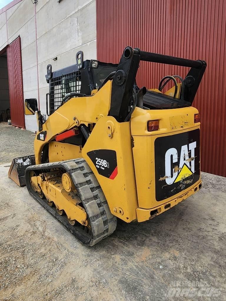 CAT 259 B Krautuvai su šoniniu pasukimu