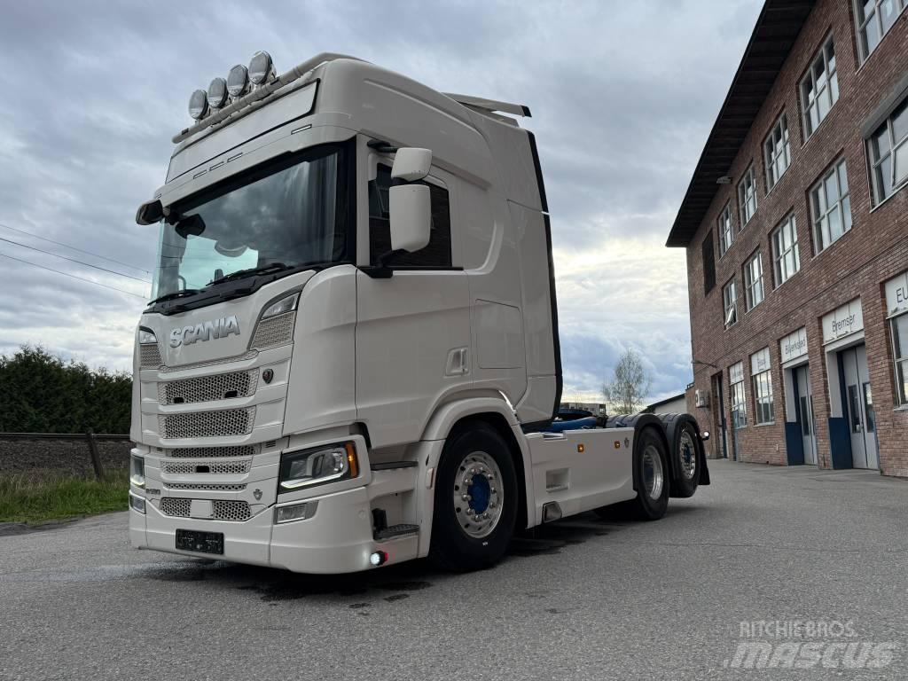 Scania R 590 Naudoti vilkikai