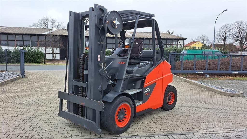 Linde E60 Elektriniai šakiniai krautuvai