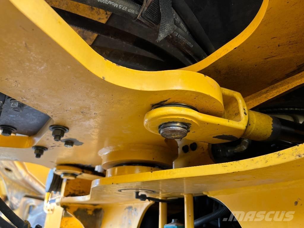 Volvo L90F Naudoti ratiniai krautuvai