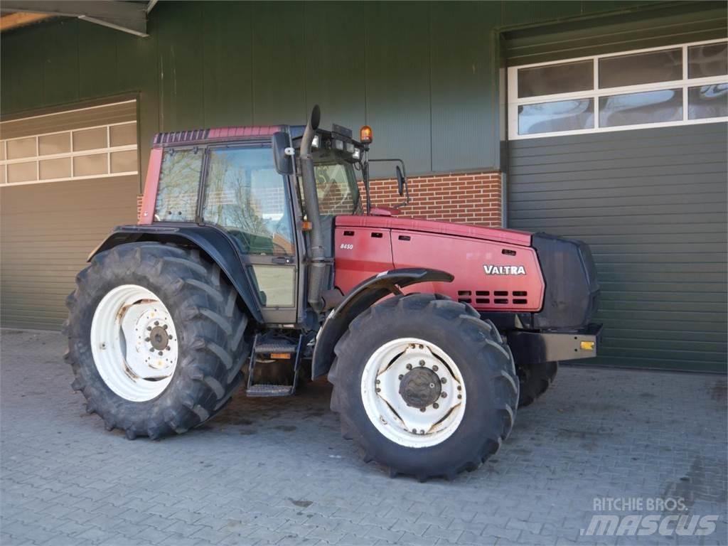 Valtra 8450 Traktoriai