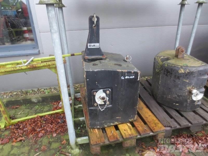 Saphir 1800kg MUFO Kiti naudoti traktorių priedai