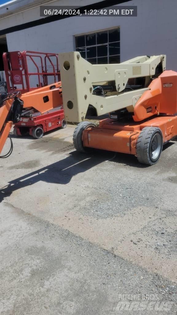 JLG E 450 AJ Alkūniniai keltuvai