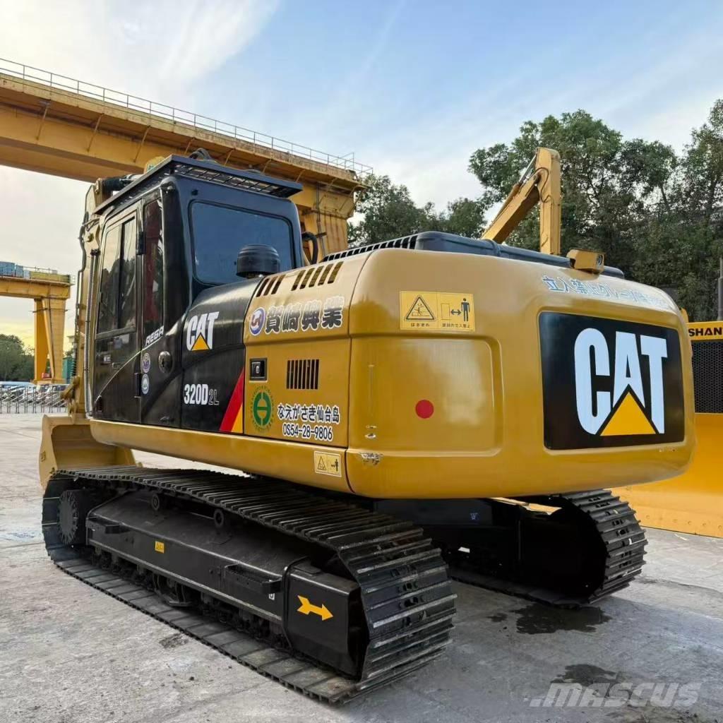 CAT 320 D2 Vikšriniai ekskavatoriai
