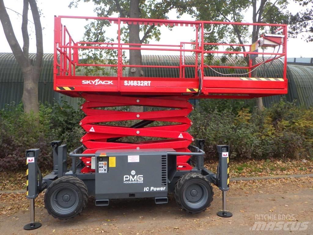 SkyJack SJ6832RT Žirkliniai keltuvai