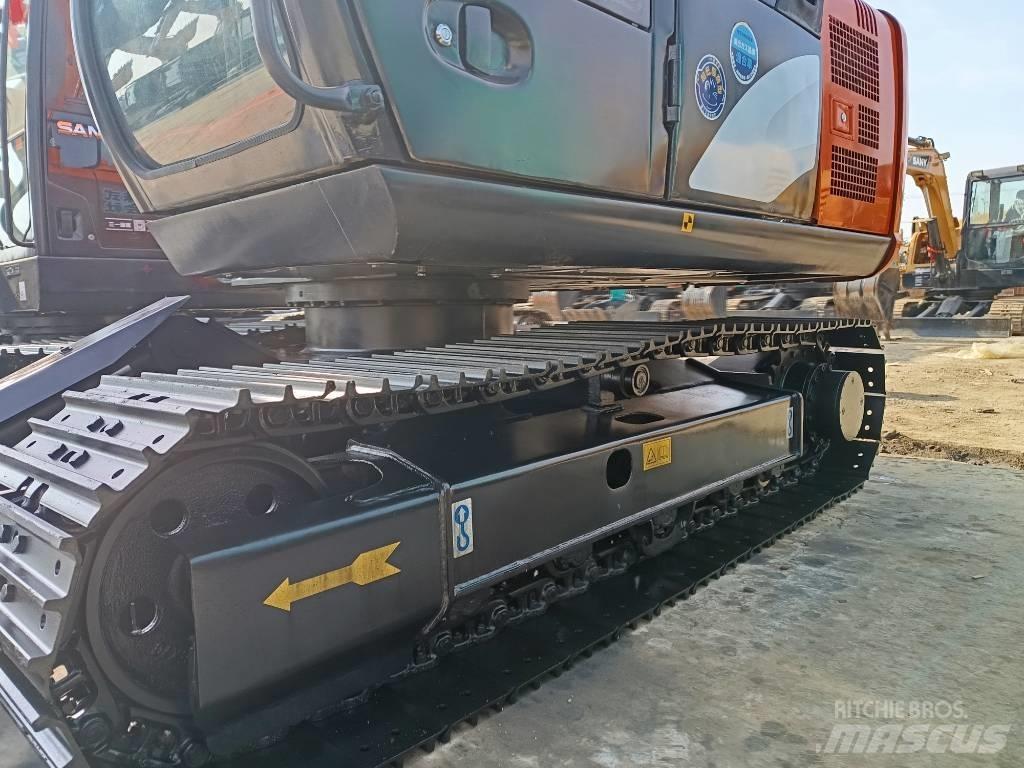 Hitachi ZX 70 Vidutinės galios ekskavatoriai 7-12 t