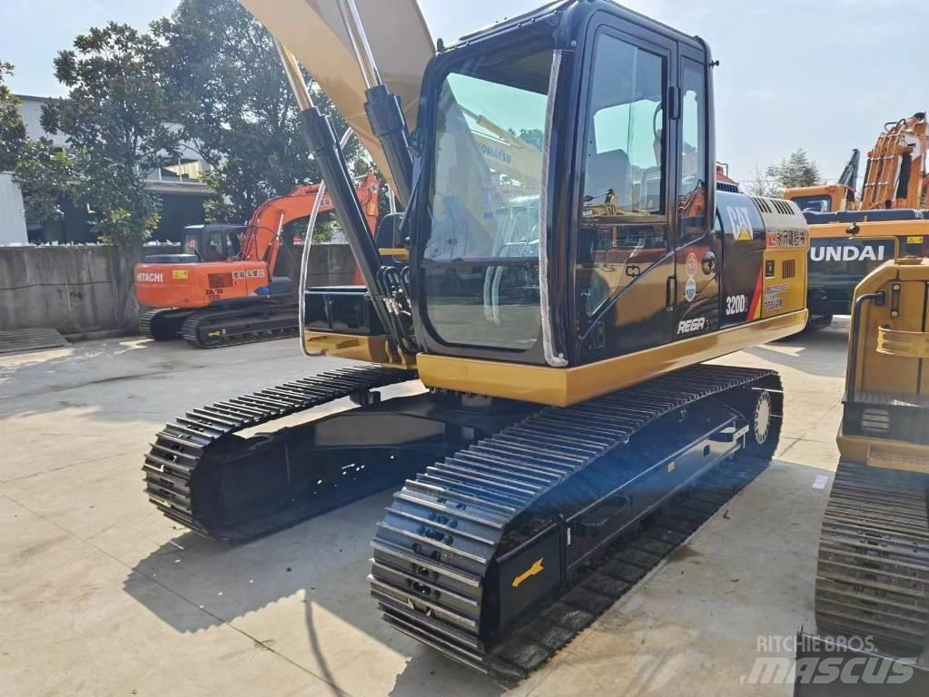 CAT 320 D 2 Vikšriniai ekskavatoriai