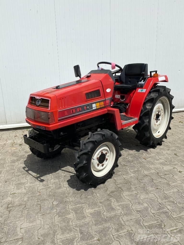 Mitsubishi MT20 Naudoti kompaktiški traktoriai