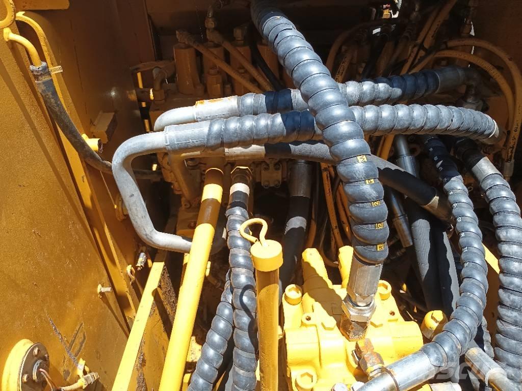 CAT 320D2L Vikšriniai ekskavatoriai