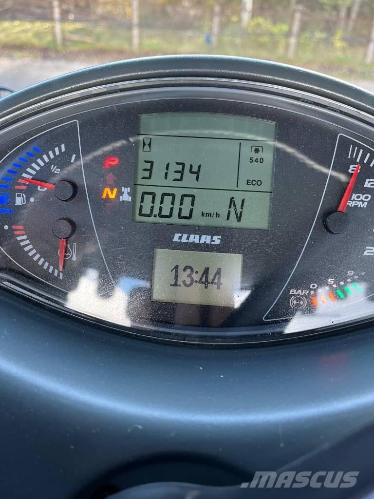 CLAAS Axion 870 Traktoriai