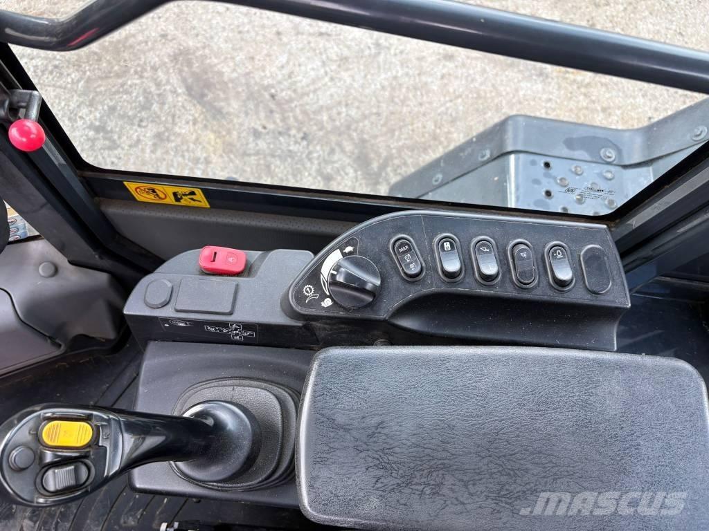 Komatsu WA320-8 Naudoti ratiniai krautuvai