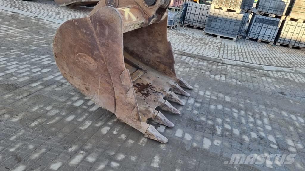 Komatsu PC 210 LC Vikšriniai ekskavatoriai