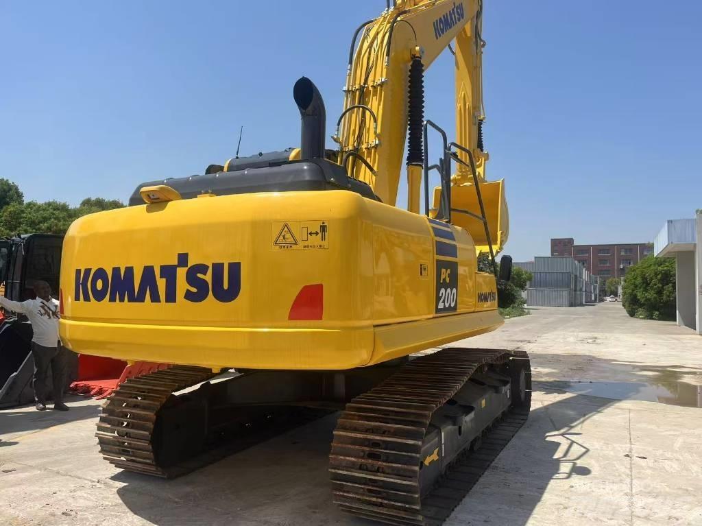Komatsu PC 200 Vikšriniai ekskavatoriai