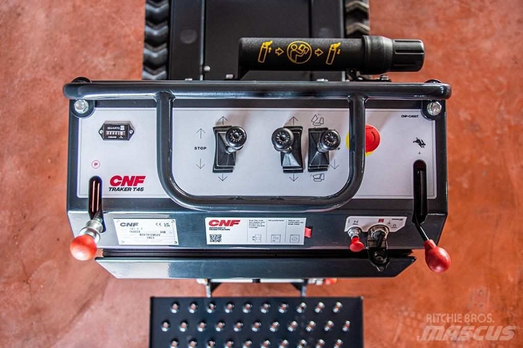 CNF T45 Vikšrinė savivartė technika
