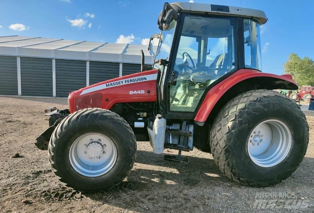Massey Ferguson 5445 Traktoriai