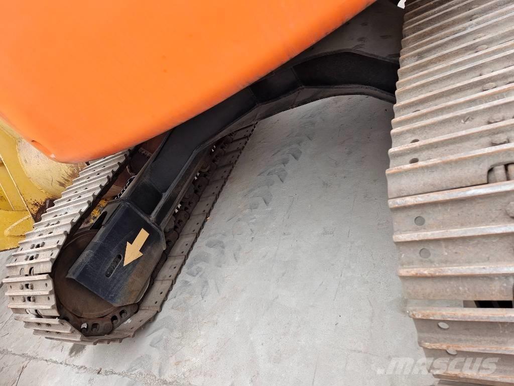 Hitachi ZX 135 US Vikšriniai ekskavatoriai