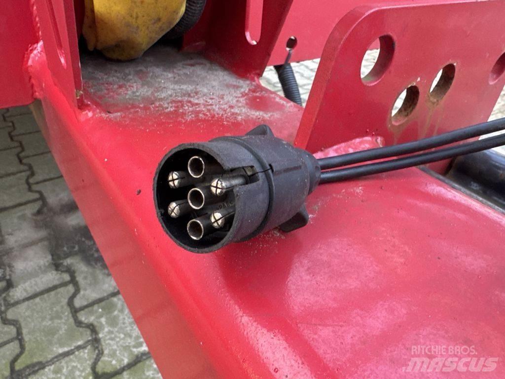 MAC 16 Premium Autovežių priekabos