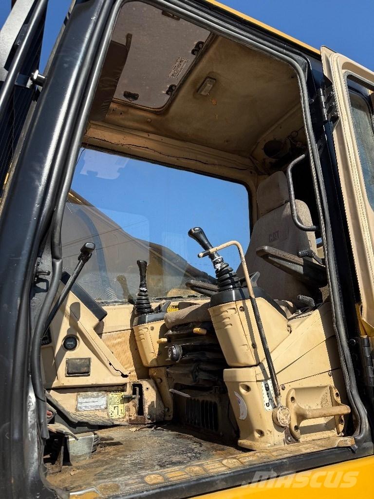 CAT 325 LN Vikšriniai ekskavatoriai