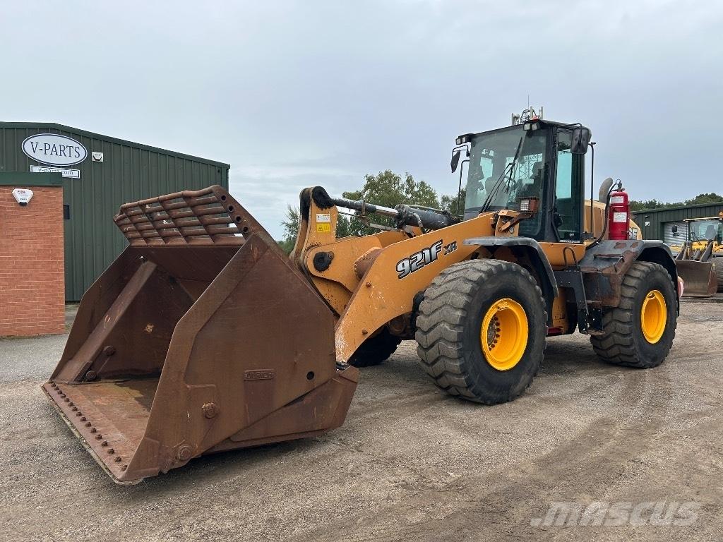 CASE 921F XR Naudoti ratiniai krautuvai