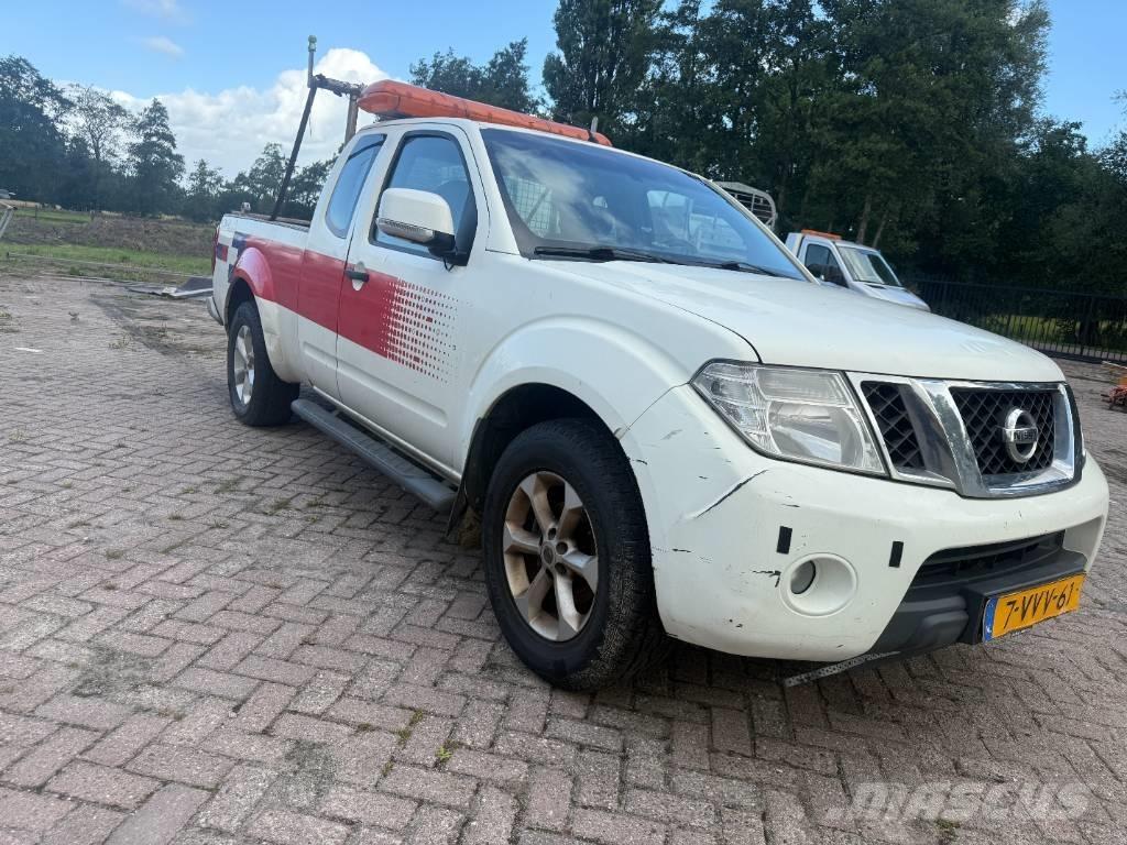 Nissan Navara Pikapai / Bortiniai sunkvežimiai