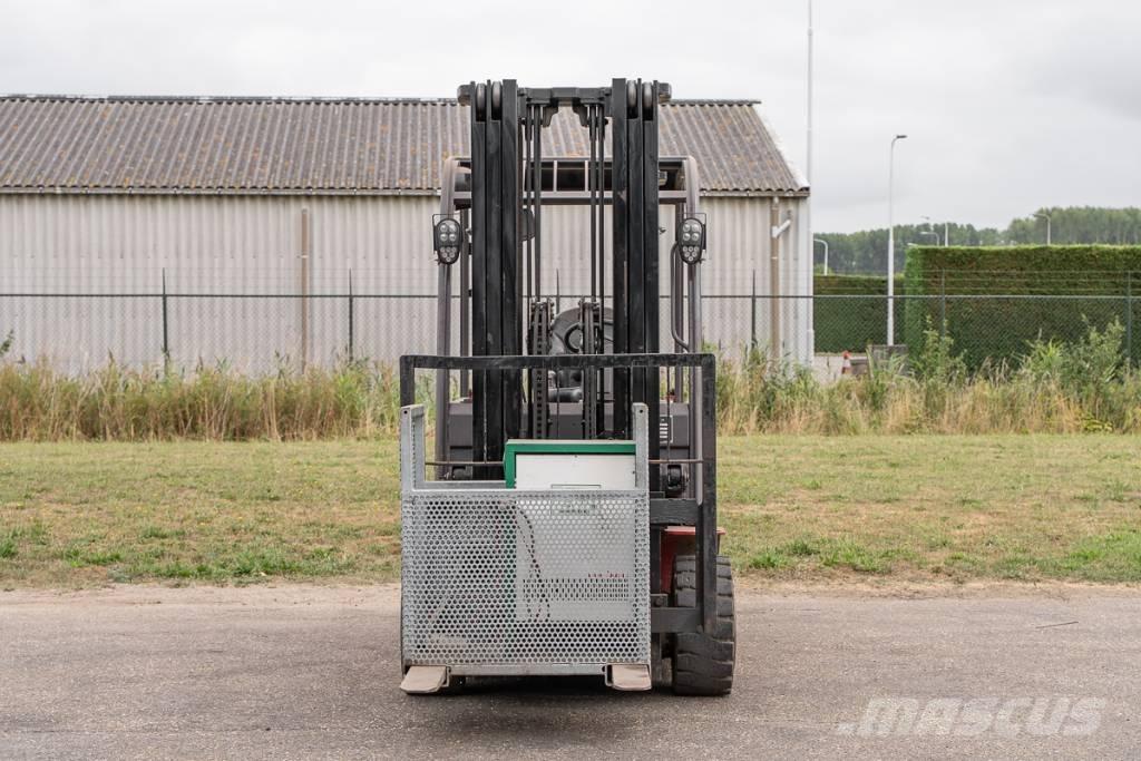 Manitou ME 435 Elektriniai šakiniai krautuvai