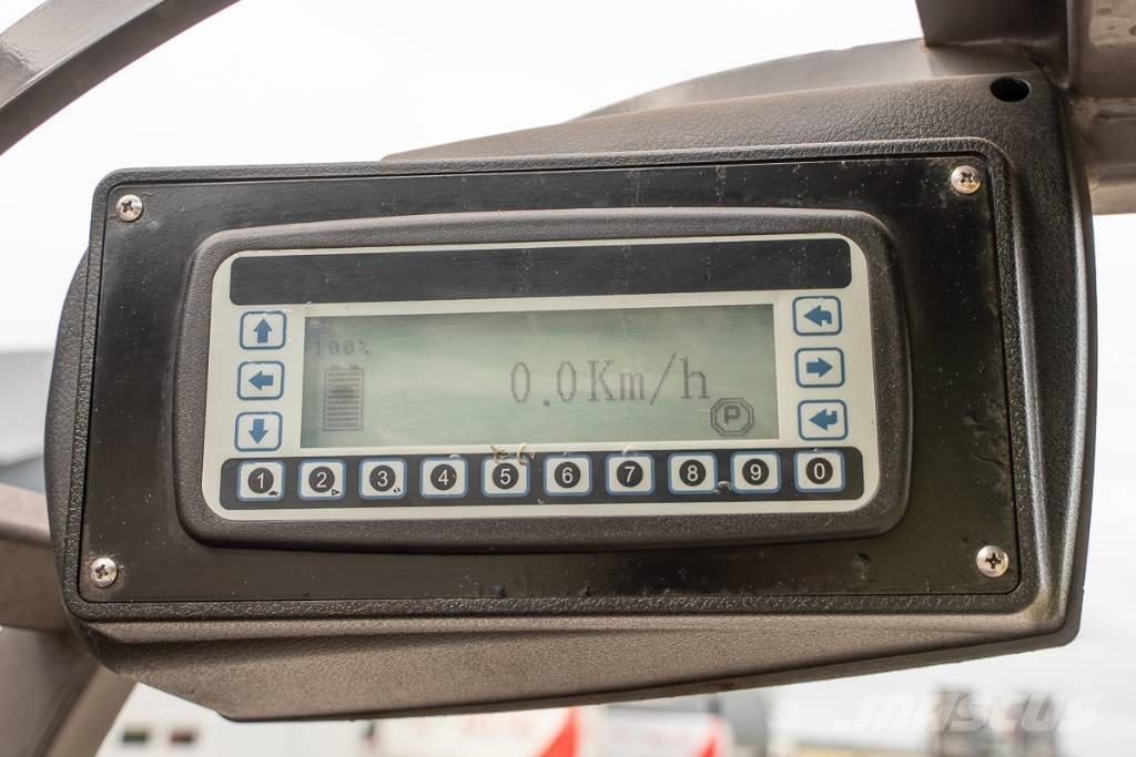 Manitou ME 435 Elektriniai šakiniai krautuvai