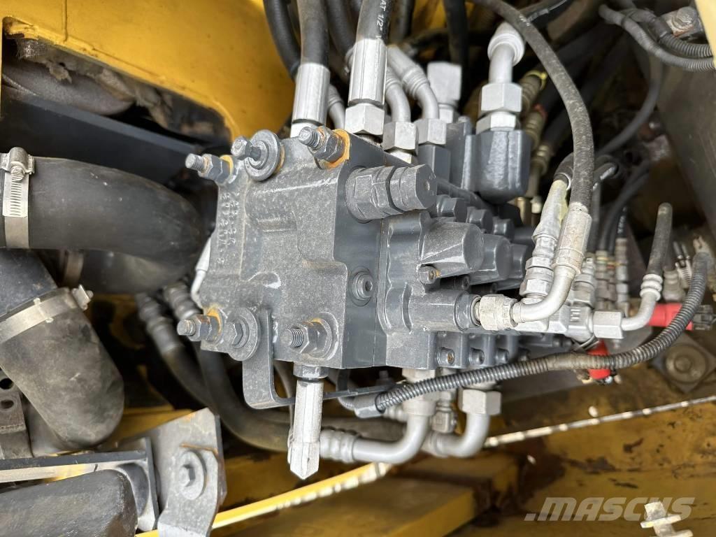 Komatsu PC78US Vidutinės galios ekskavatoriai 7-12 t