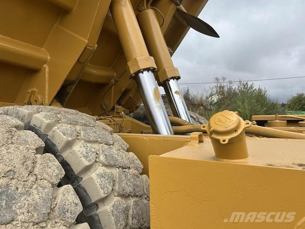 CAT 769D Statybiniai savivarčiai sunkvežimiai