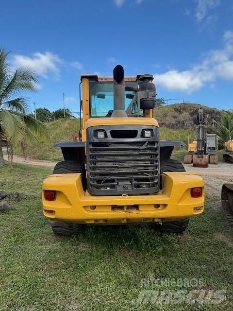Volvo L 90 F Naudoti ratiniai krautuvai