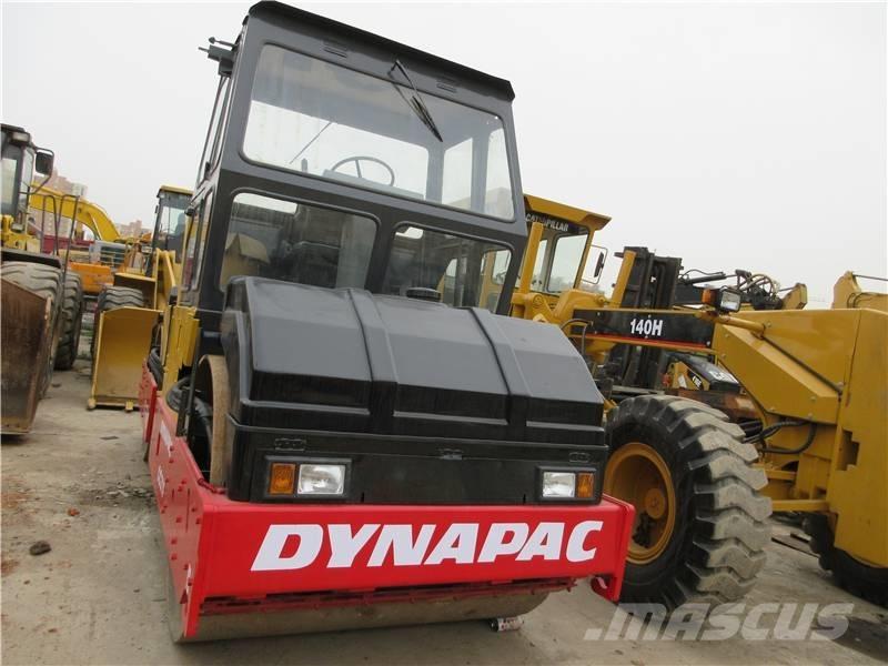 Dynapac CC 211 Porinių būgnų volai