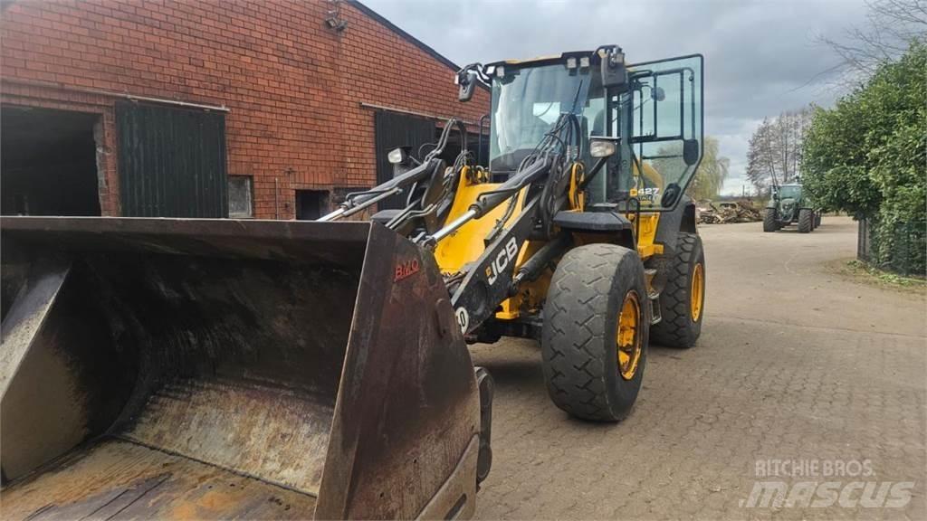 JCB 427 agri Naudoti ratiniai krautuvai