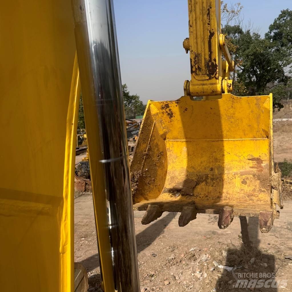 Komatsu 240LC-8 Vikšriniai ekskavatoriai