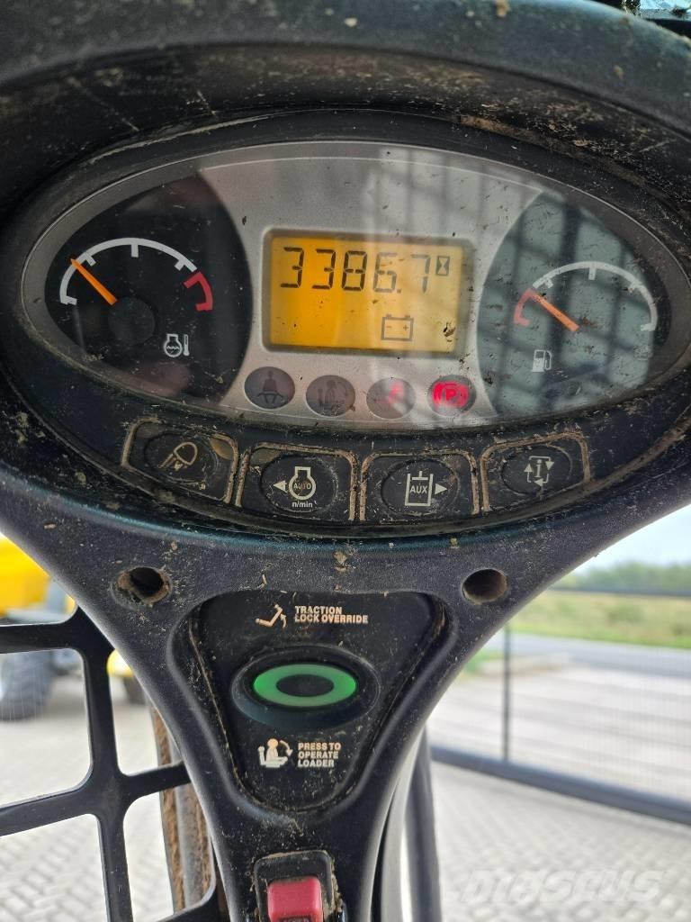 Bobcat S 450 Krautuvai su šoniniu pasukimu