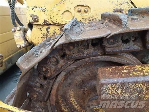 CAT D8T Vikšriniai buldozeriai