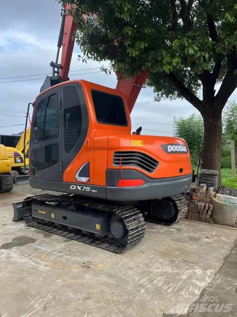 Doosan DX75-9C Vikšriniai ekskavatoriai