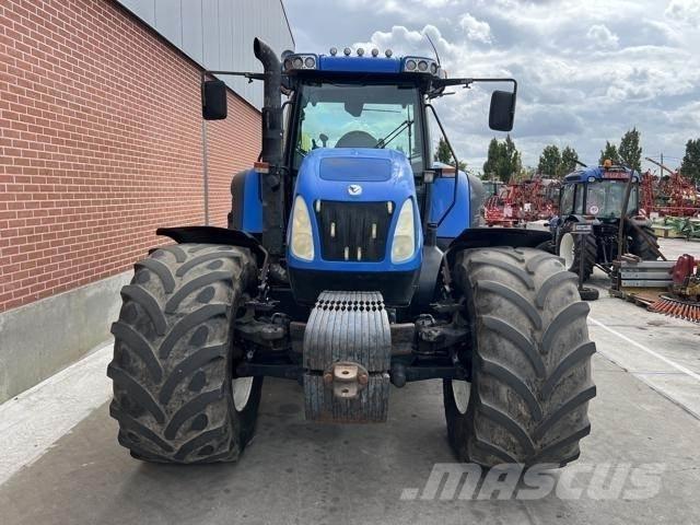 New Holland TVT190 Traktoriai
