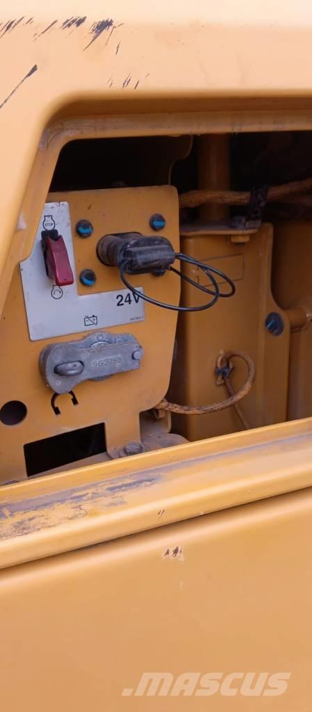 CAT 730 C2 Karjeriniai savivarčiai