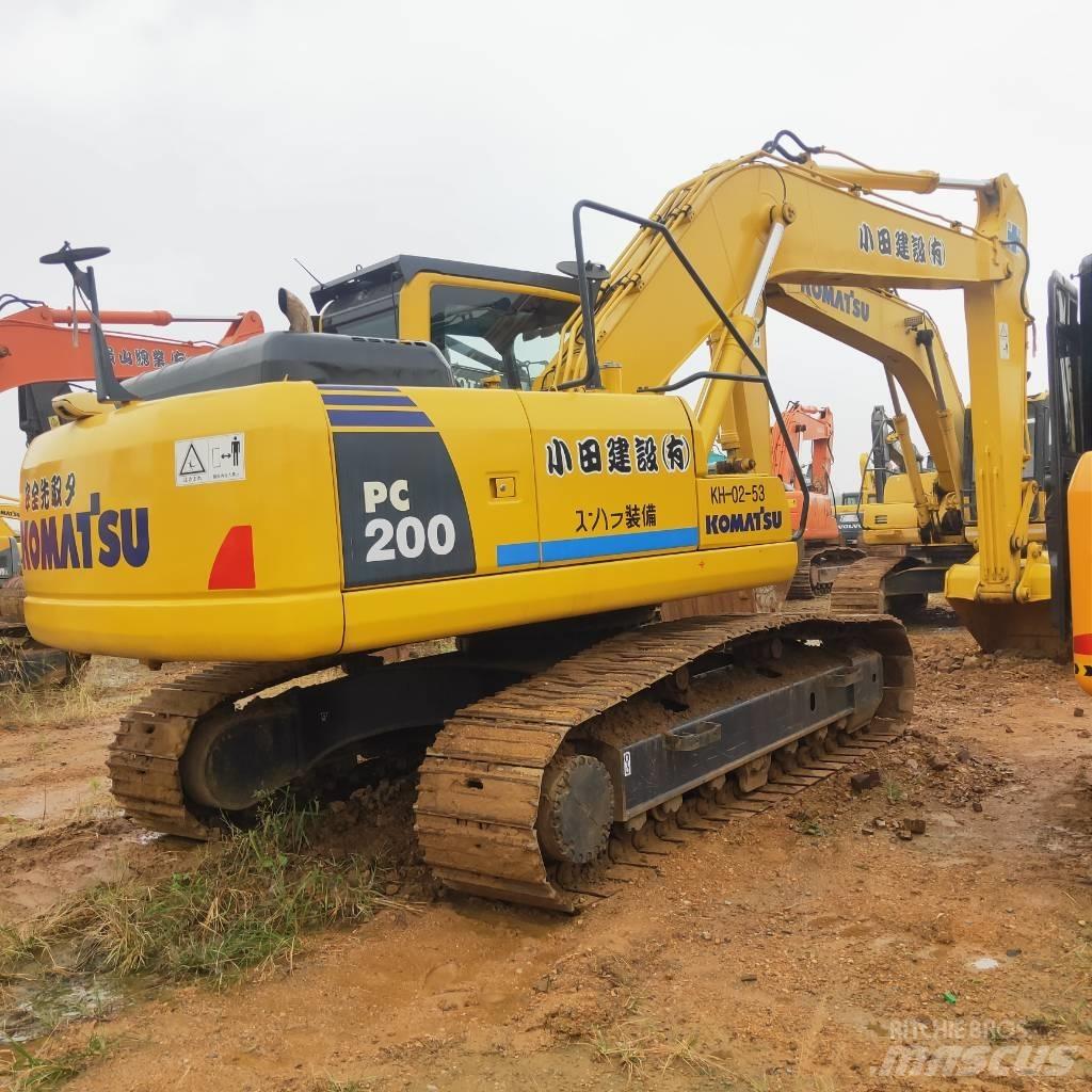 Komatsu PC200-8 Vikšriniai ekskavatoriai