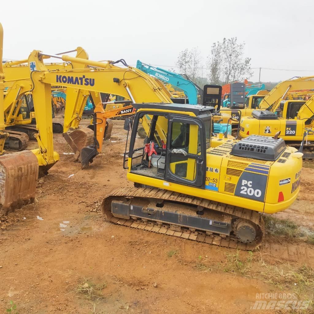 Komatsu PC200-8 Vikšriniai ekskavatoriai