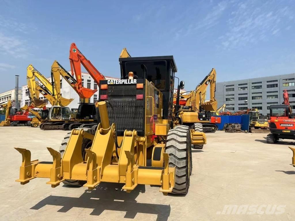 CAT 140 K Greideriai