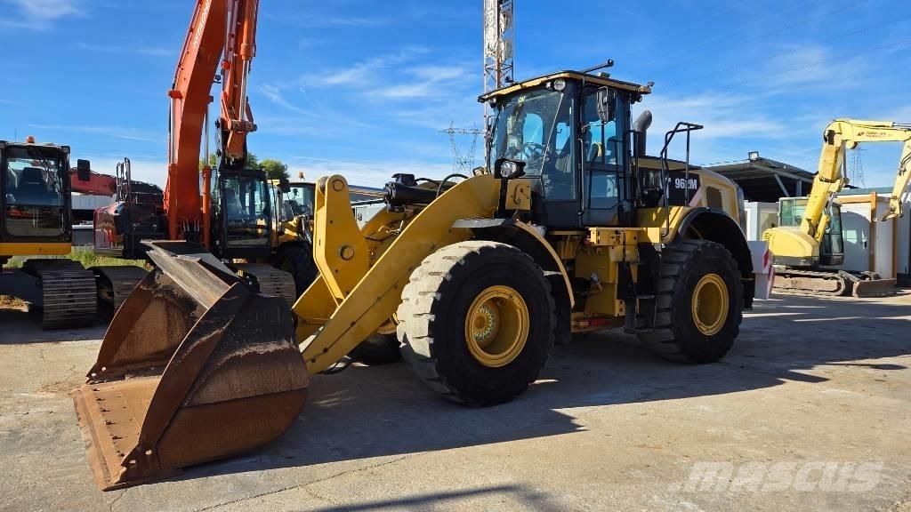 CAT 962 M Naudoti ratiniai krautuvai