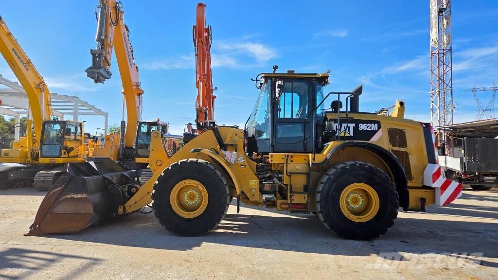 CAT 962 M Naudoti ratiniai krautuvai