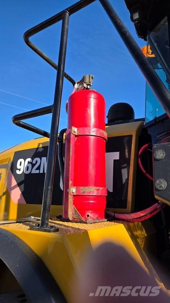 CAT 962 M Naudoti ratiniai krautuvai